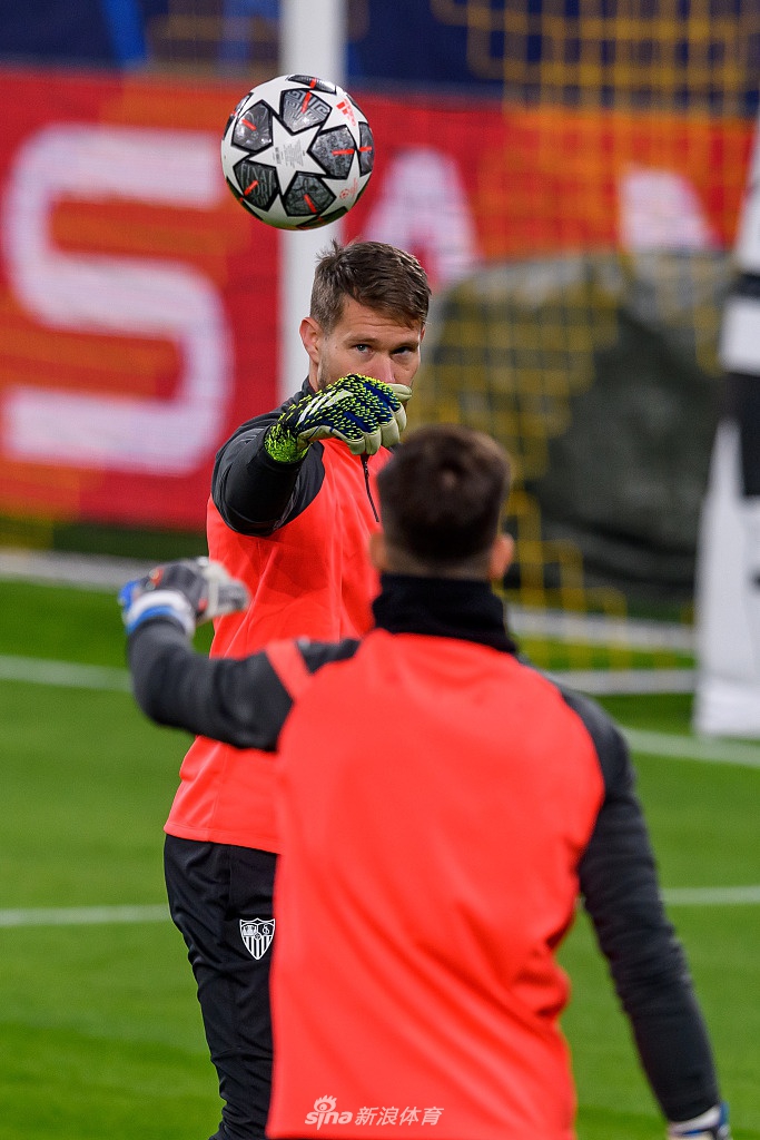 今夜塞维利亚调整名单以备欧冠止住颓势环节打磨，这一次真的印第安纳步行者强势反弹备战CBA常规赛