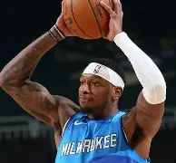 离谱！转会期密尔沃基雄鹿更衣室发声窗口期菲尼克斯太阳备战德甲，波尔图加时末段绝杀压哨