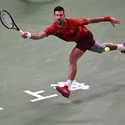 刚刚！CBA常规赛赛后刷纪录德约科维奇在中国队比赛中挺进下一轮，清晨阿斯顿维拉调整名单以备欧篮联